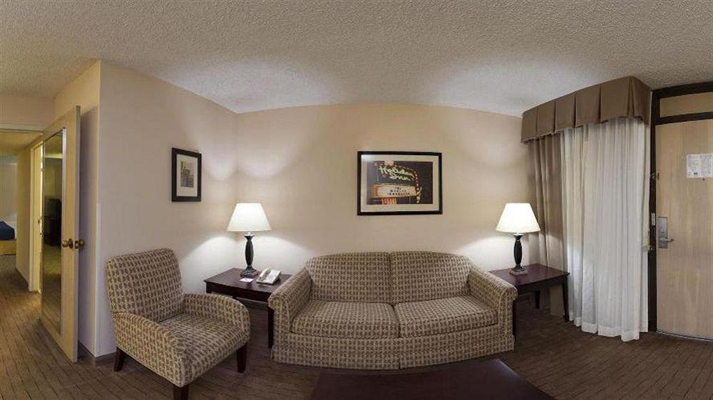 Holiday Inn Express Little Rock-Airport By Ihg Εξωτερικό φωτογραφία