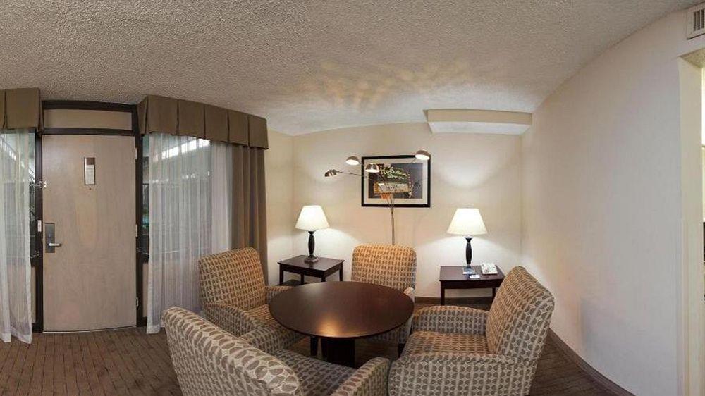 Holiday Inn Express Little Rock-Airport By Ihg Εξωτερικό φωτογραφία
